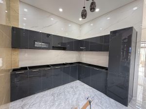 Tủ Bếp Nhôm Cánh Kính Màu Đen