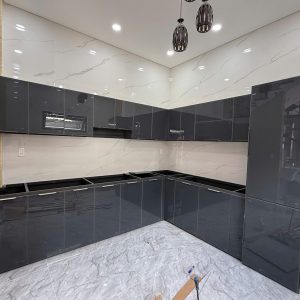 Tủ Bếp Nhôm Cánh Kính Màu Đen