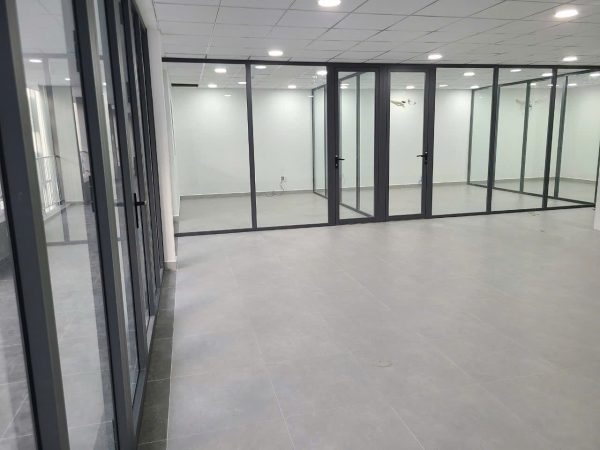Vách Văn Phòng Khung Nhôm Xingfa - Siêu Thị Mega Q2 - Ảnh 8