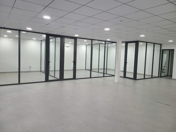 Vách Văn Phòng Khung Nhôm Xingfa - Siêu Thị Mega Q2 - Ảnh 3