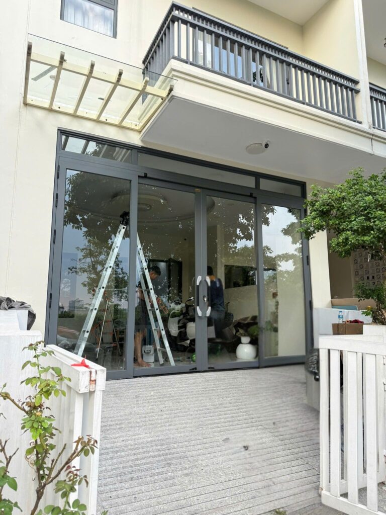 cửa nhôm mở trượt