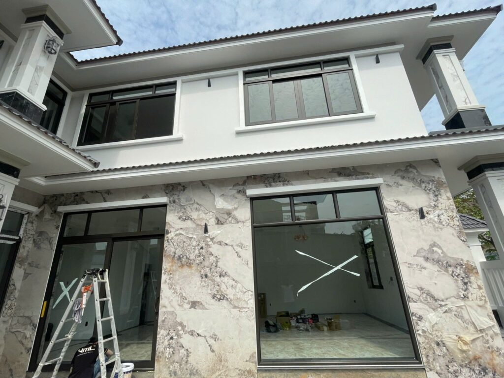 cửa nhôm Maxpro